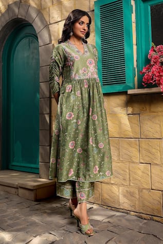 Label Niti Bothra Mughal Floral Bloom Print Kurta With Pant 