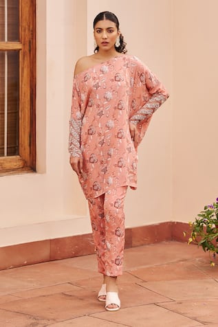 Chhavvi Aggarwal One Shoulder Printed Top & Pant Set 