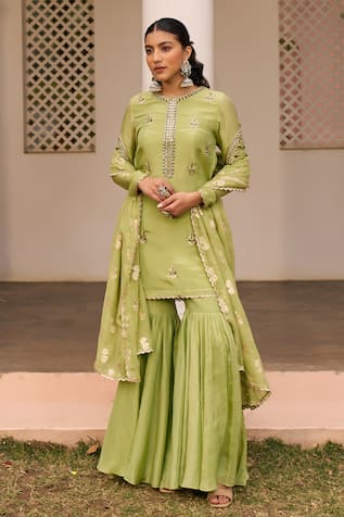 Chhavvi Aggarwal Mirror Embroidered Kurta Set 