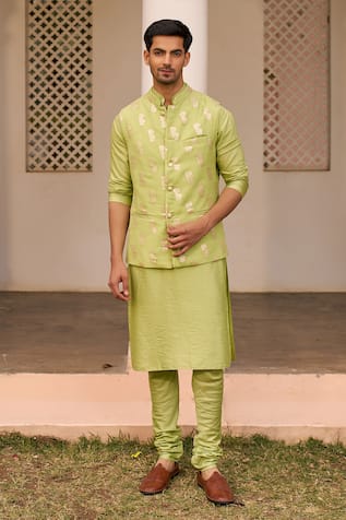 Chhavvi Aggarwal Blossom Woven Banarasi Bundi Kurta Set 