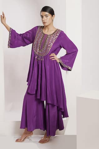 DEEPIKA CHOPRA Anti-Fit Asymmetric Kurta With Flared Pant 