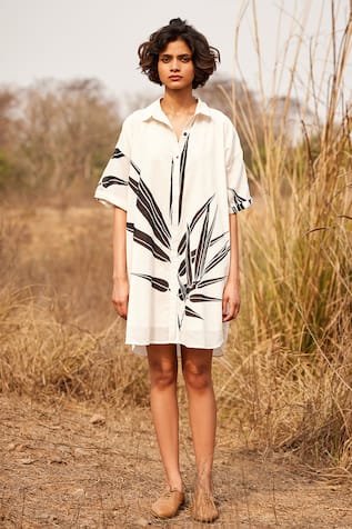 Kharakapas Leaf Printed Off White Shirt Dress 