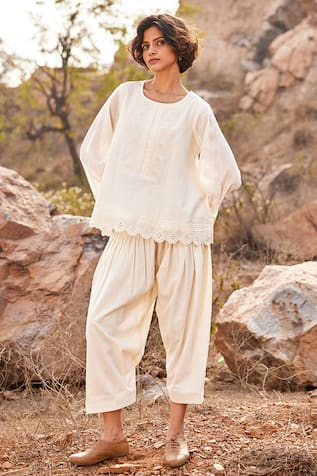 Kharakapas Shuchi Cotton Mul Top 