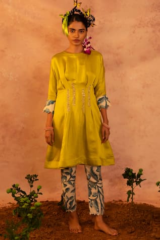 Aamra By Lavanya Front Pleated Kurta With Pant 