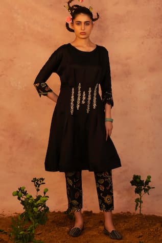 Aamra By Lavanya Front Pleated Kurta With Straight Pant 