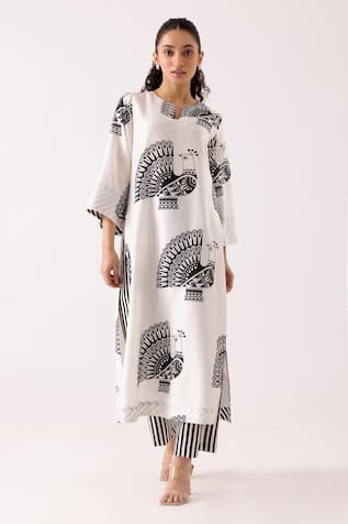 Label Shreya Sharma Peacock Patterned Straight Kurta With Pant 