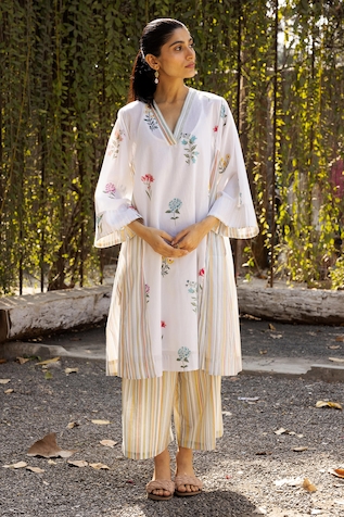Label Shreya Sharma Flower & Stripe Print Kurta With Pant