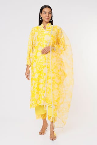 Yuvraani Jaipur Floral Pattern Kurta Set 