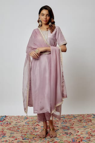 Yuvraani Jaipur Pearl Hand Embroidered Kurta Pant Set 