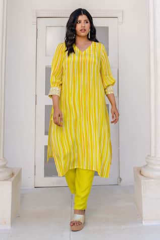 Megha Pitti Embellished Stripe Kurta Set 
