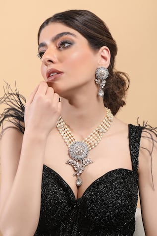 Floral Carved Pendant Necklace Set 