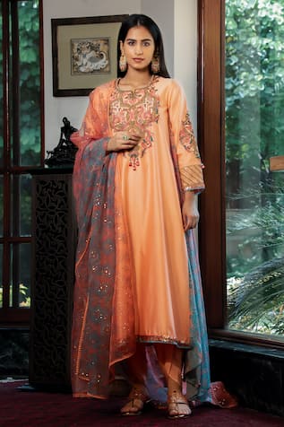 Shashank Arya Thread Swirl Embroidered Asymmetric Kurta Dhoti Pant Set 
