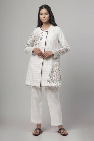 Kushani Self Checkered Gardenia Embroidered Jacket With Pant 