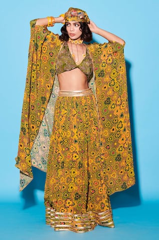 Esha L Amin Pinwheel Abstract Pattern Cape 