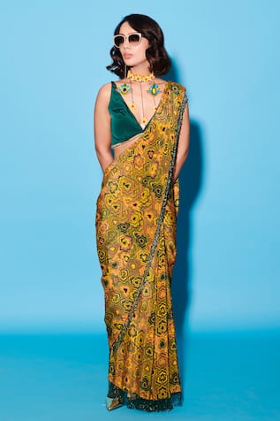 Esha L Amin Pre-Draped Pinwheel Print Saree 