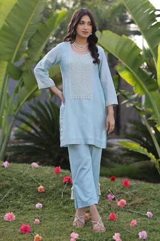 Chrkha Honeycomb Bead Embroidered Kurta Pant Set 