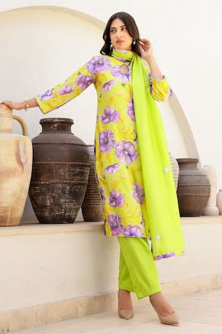 Chrkha Floral Honeycomb Print Kurta Pant Set 