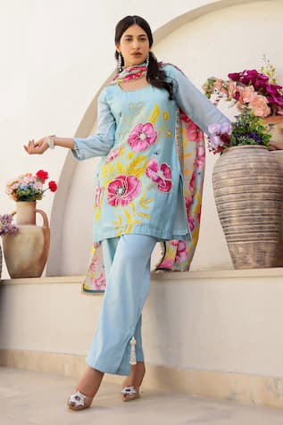 Chrkha Floral Honeycomb Print Embroidered Kurta Pant Set 