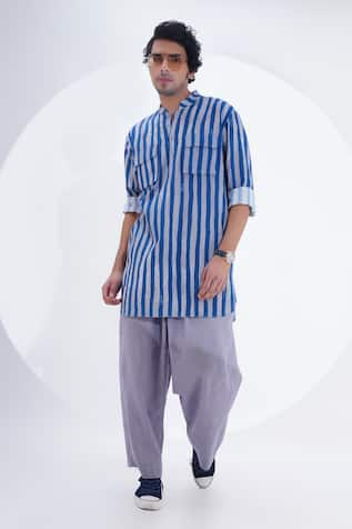 Jajaabor Vertical Stripe Print Kurta With Pant 