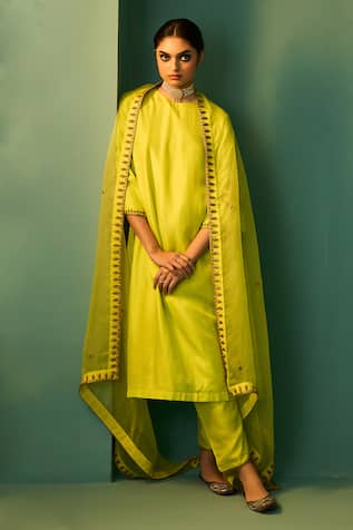 Nishar Ahmed Nadia Sleeve Embroidered Kurta Pant Set 