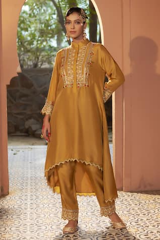 Sonia Khatri Primrose High Low Kurta Pant Set 