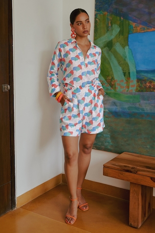 tara and i Faraway Floral Print Shirt & Shorts Set