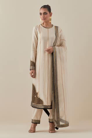 PRIYAL PRAKASH Sequin Embroidered Kurta Set 