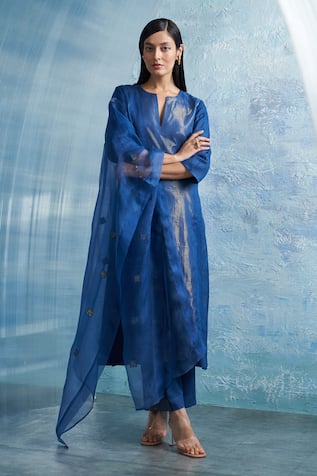 Charkhee Kurta Set With Woven Dupatta 