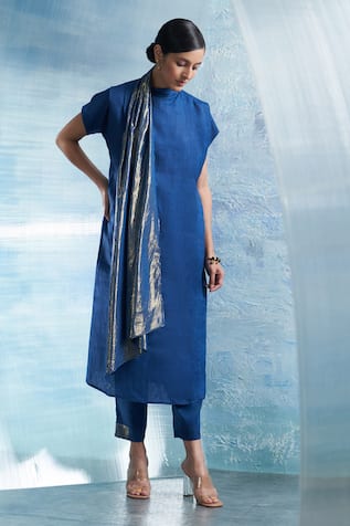 Charkhee Woven Neckline Scarf Kurta & Pant Set 