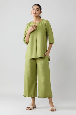 Solid Front Pleated Top & Pant Co-ord Set 