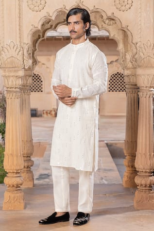 Preevin Quad Mirror Vine Embroidered Kurta Set 