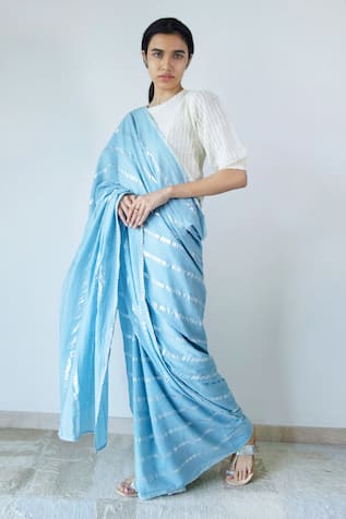 Merakus Stripe Pattern Saree With Blouse 