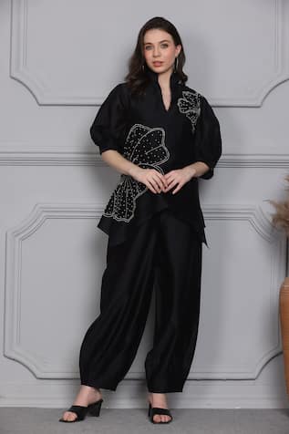 Midori By Sgv Naira Embroidered Asymmetric Short Kurta With Pant 