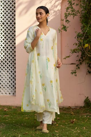 Surmaye Dawn Daffodil Hand Painted Kurta With Pant 