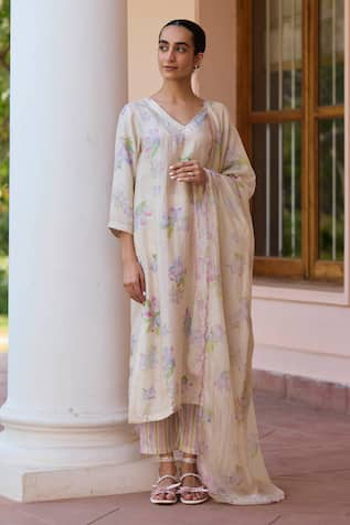 Surmaye Dawn Magnolia Floral Print Kurta With Pant 