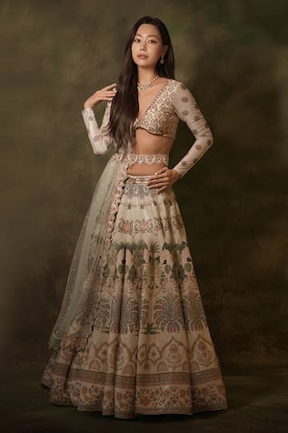 Archana Kochhar Mughal Floral Pattern Lehenga Set 