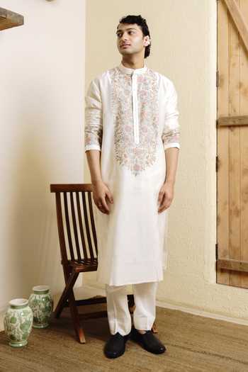 Wabi Sabi By Anshum-Ritesh Chanderi Floral Garland Embroidered Kurta Set 