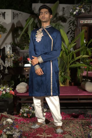 VikaByArvindAmpula Embroidered Chanderi Kurta 