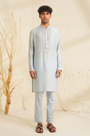 Shreyansh Designs Nishk Floral Thread Embroidered Kurta Set 