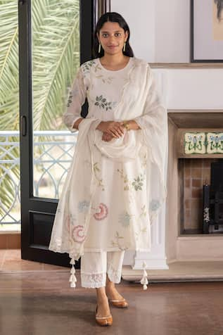 Vaayu Blooming Floral Thread Embroidered Kurta Pant Set 