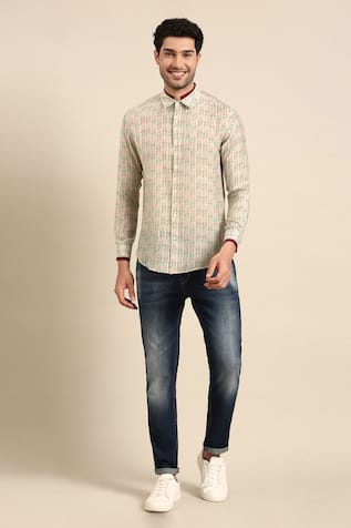 Linear Arrow Print Layered Collar Shirt 