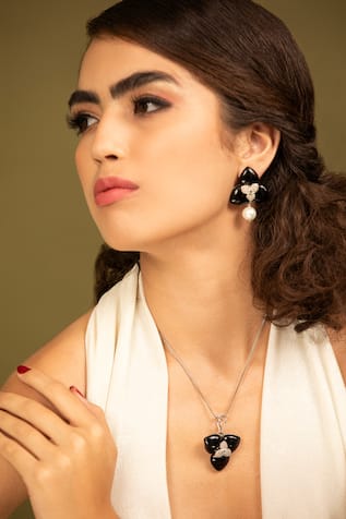 MODARTA Vintage Stone Embellished Pendant & Earrings Set 