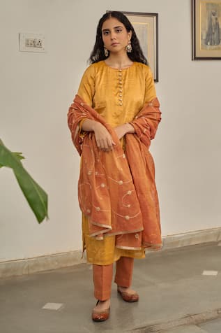 Apeksha Jain Label Sabha Plain Kurta Pant Set 