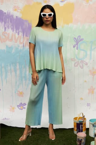 Tasuvure Shirley Sleek Pleated Ombre Top & Flared Pant Set 