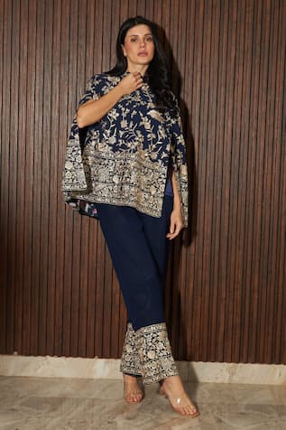 Tasuvure Indes Reyna Gara Embroidered Cape Jacket With Pant 