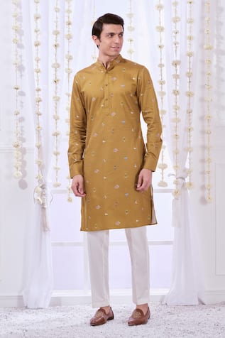 Taroob Mughal Darbar Print Kurta Set 