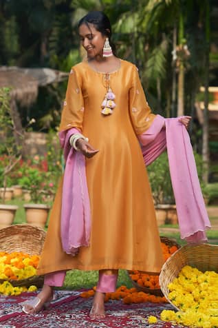 Megha Pitti Floral Sleeve Embroidered Kurta Set 