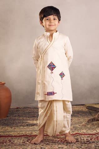 Vivedkids Kite Applique Embroidered Angarkha Kurta With Dhoti 