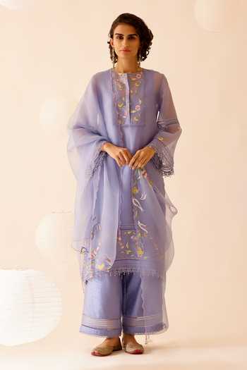 Bunka Samya Floral Thread Embellished Straight Kurta Set 