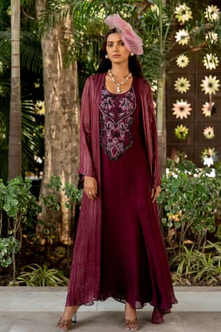 Nikita Vishakha Embroidered Dress With Cape 